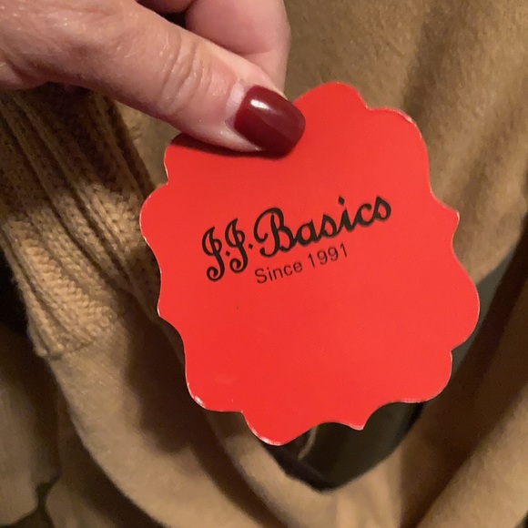 NWT Extra long ladies tan sweater with belt - Picture 6 of 8